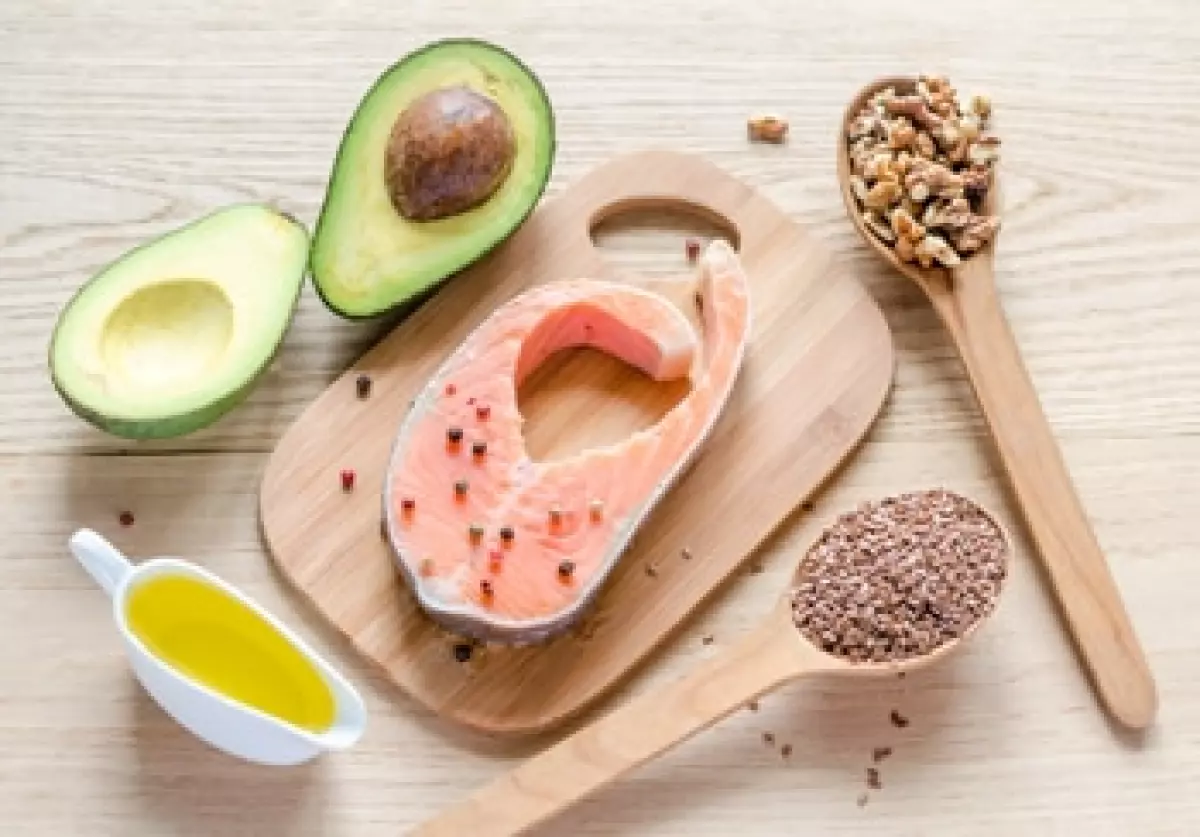 Choose healthy fats, such as from nuts, seeds, and olive oil.