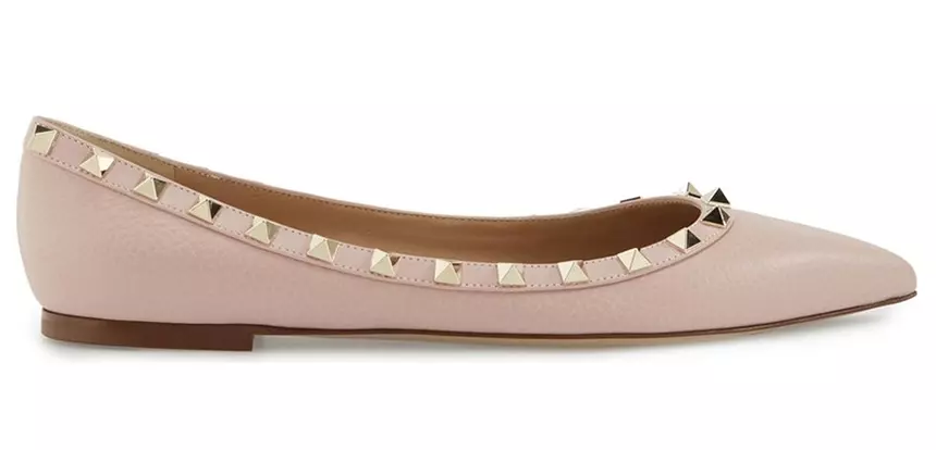 The Ultimate Shoe Guide: The Valentino Rockstud Pumps